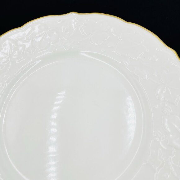 Syracuse China White Scallop Edge Ivy Embossed 11.5" Dinner Plate Gold Trim USA - Picture 3 of 9